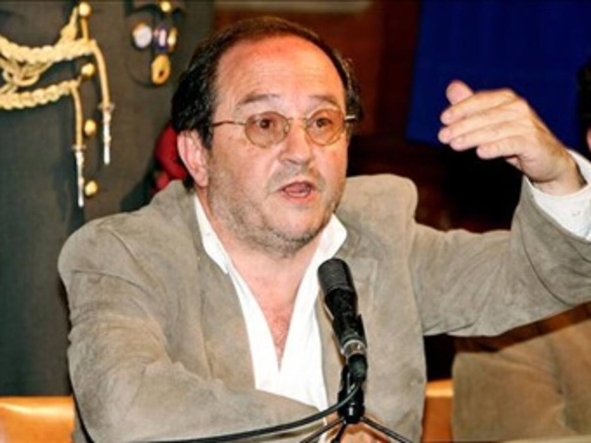 Ecuador descarta reconocer a las Farc como fuerza beligerante