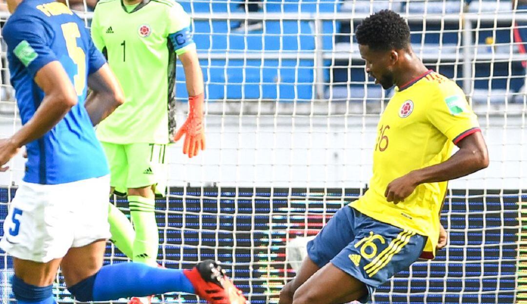 Jefferson Lerma reapareció como titular en la Selección Colombia ante Brasil.
