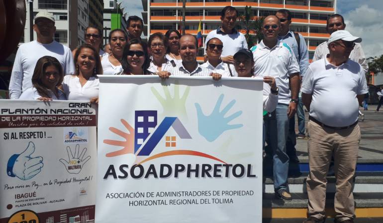 Al plantón asistieron 17 representantes de la asociación. 