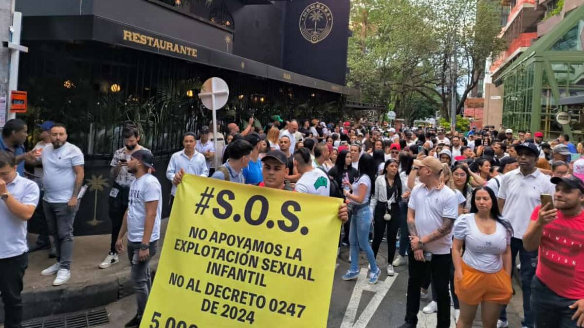 Comerciantes del Parque Lleras protestaron por decretos de la Alcaldía de Medellín