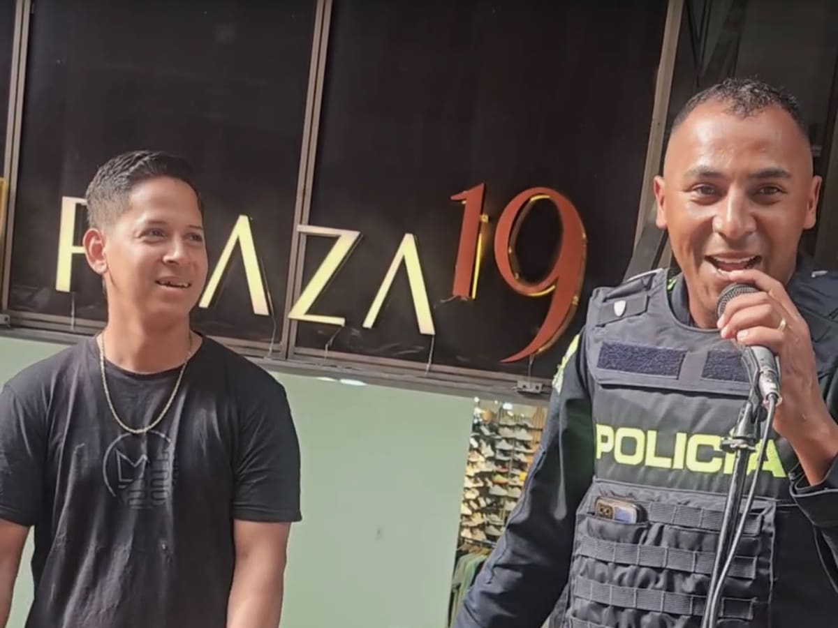 Un policía, un artista callejero y una canción terminaron conquistando las redes sociales en Pereira