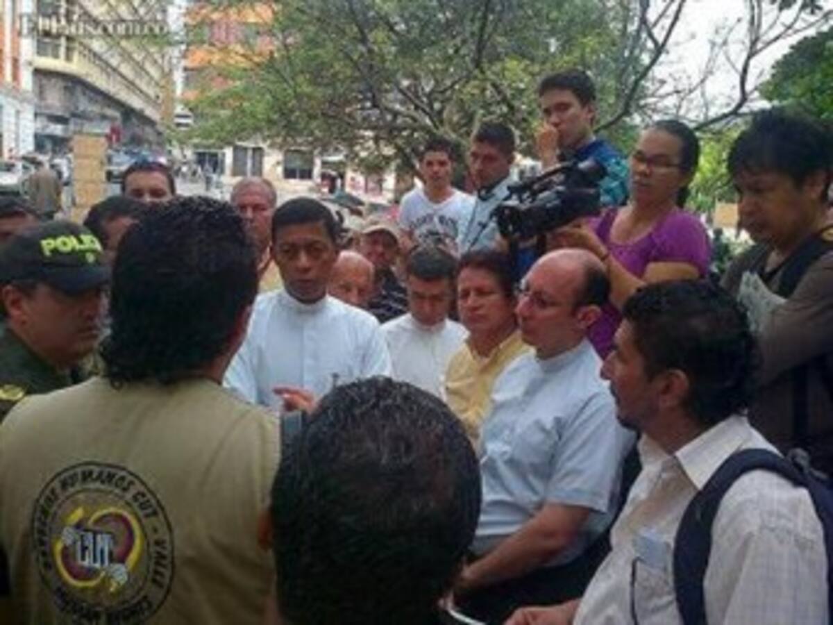 Tomada Iglesia La Ermita por trabajadores estatales