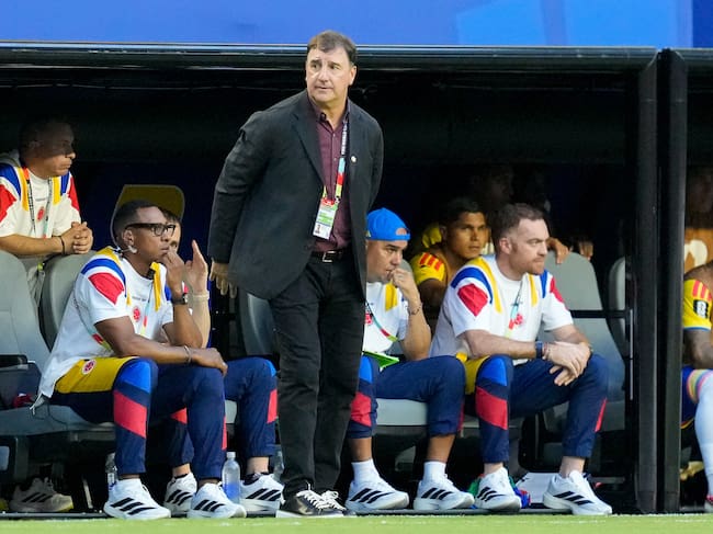 Miami, United States - June 27: head coach Nestor Gabriel Lorenzo of Colombia looks on during the FIFA World Cup 2026 Group K match between Colombia and Portugal at Miami Stadium on June 27, 2026 in Miami, United States. (Photo by Alex Gottschalk/DeFodi Images/DeFodi via Getty Images)