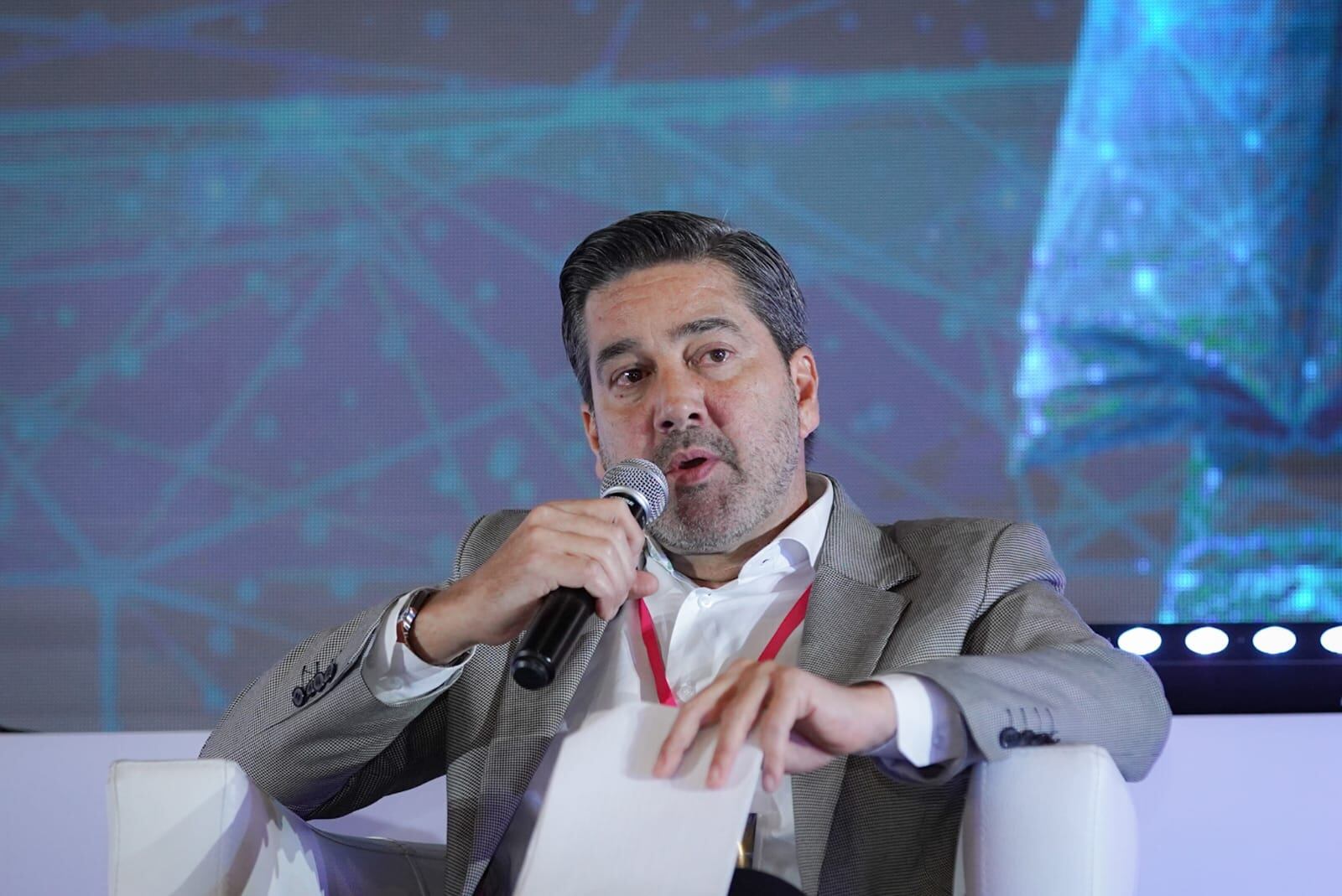 El rector del Politécnico Grancolombiano fue uno de los panelistas en el gran debate El futuro de la educación. | Foto: Caracol Radio