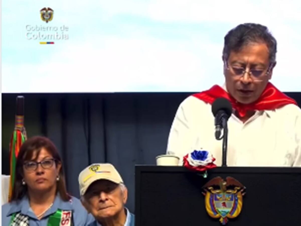 Tenemos que ponernos en modo constituyente: Gustavo Petro