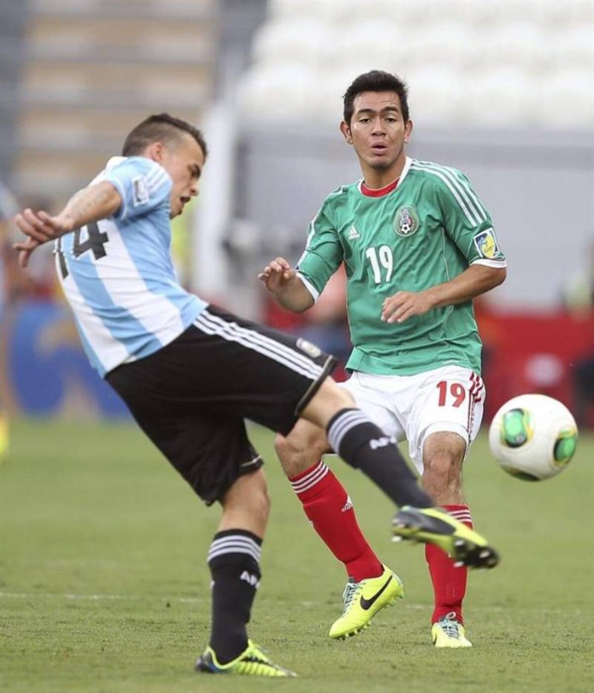 La sub-17 mexicana venció en semifinales a Argentina 3-0 y alcanzó la final del Mundial de Emiratos Árabes. México fue campeón en 2005 y 2011.