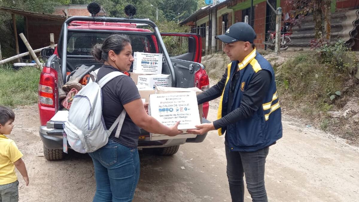 Entregan ayudas prioritarias a familias afectadas por las lluvias en Ibagué