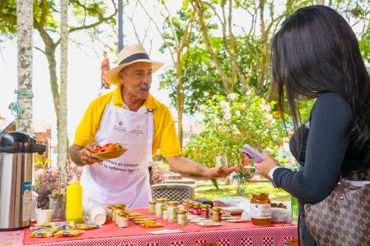 Productos provenientes de Huila, Caquetá, Antioquia, Bolívar, Valle del Cauca, Cauca, entre otros. Foto Relacionada.