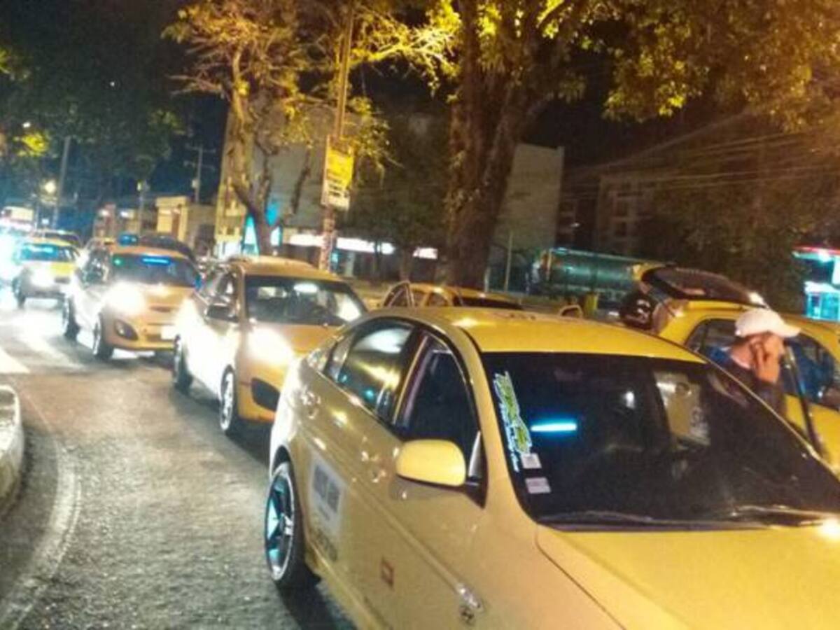 Taxistas de Popayán, abastecen de alimentos a los camioneros en protesta
