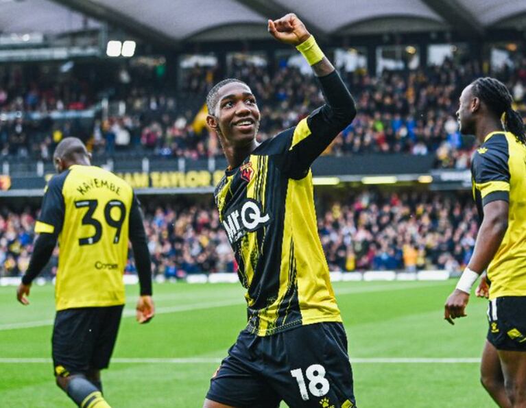 Yaser Asprilla festeja su gol ante el Watford / Twitter: @WatfordFC