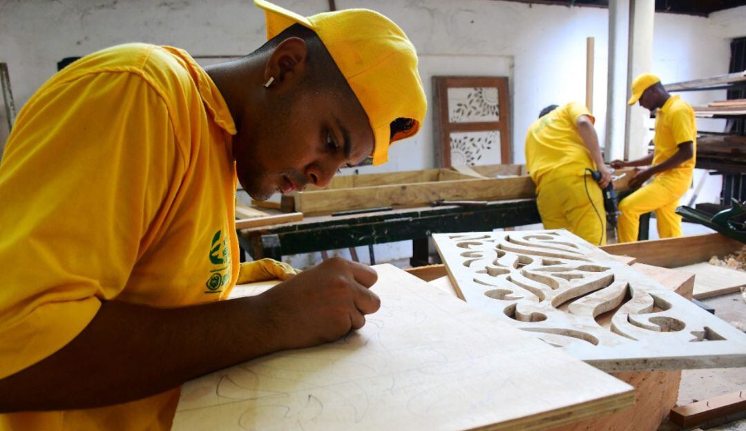 El 2 de septiembre de 1992 la Escuela Taller Cartagena de Indias recibió al primer grupo de aprendices en oficios tradicionales