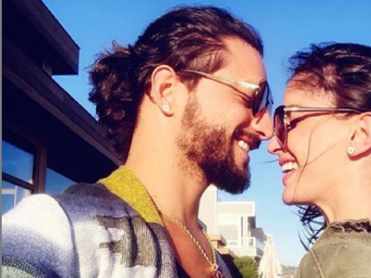La tierna foto navideña de Maluma y su novia