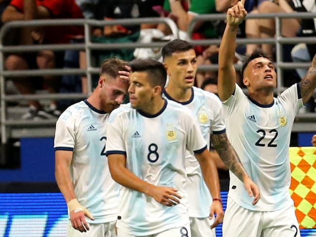 Argentina se divirtió con México y le quitó su invicto en la era Martino