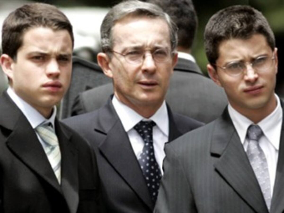 A debate en el Congreso presunto tráfico de influencias de los hijos del Presidente Álvaro Uribe