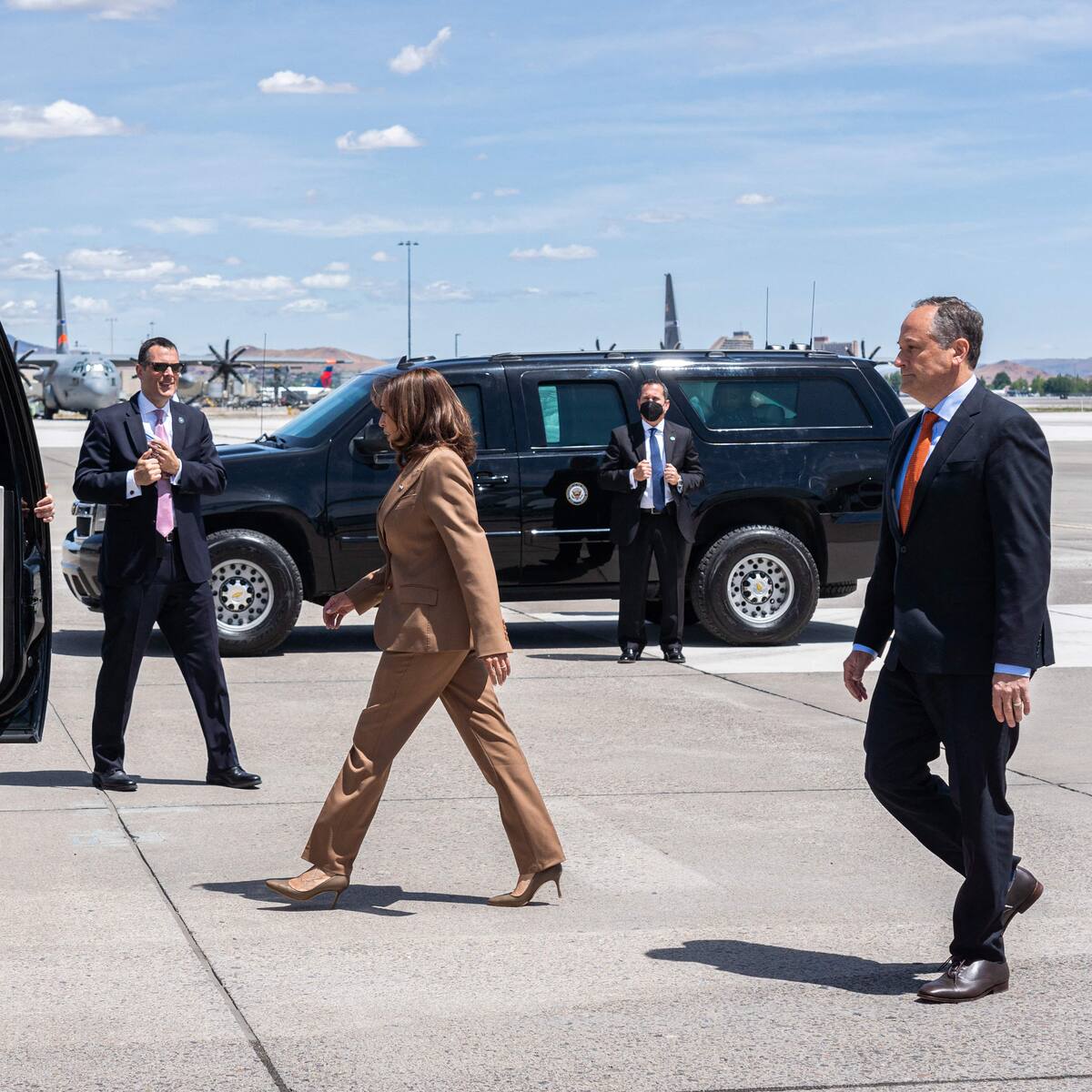 Cuestionan al Servicio Secreto tras accidente vehicular con la vicepresidenta Harris