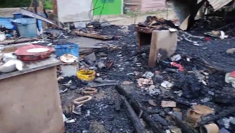 Incendio de vivienda en Cúcuta. / Foto: Caracol Radio Cúcuta.