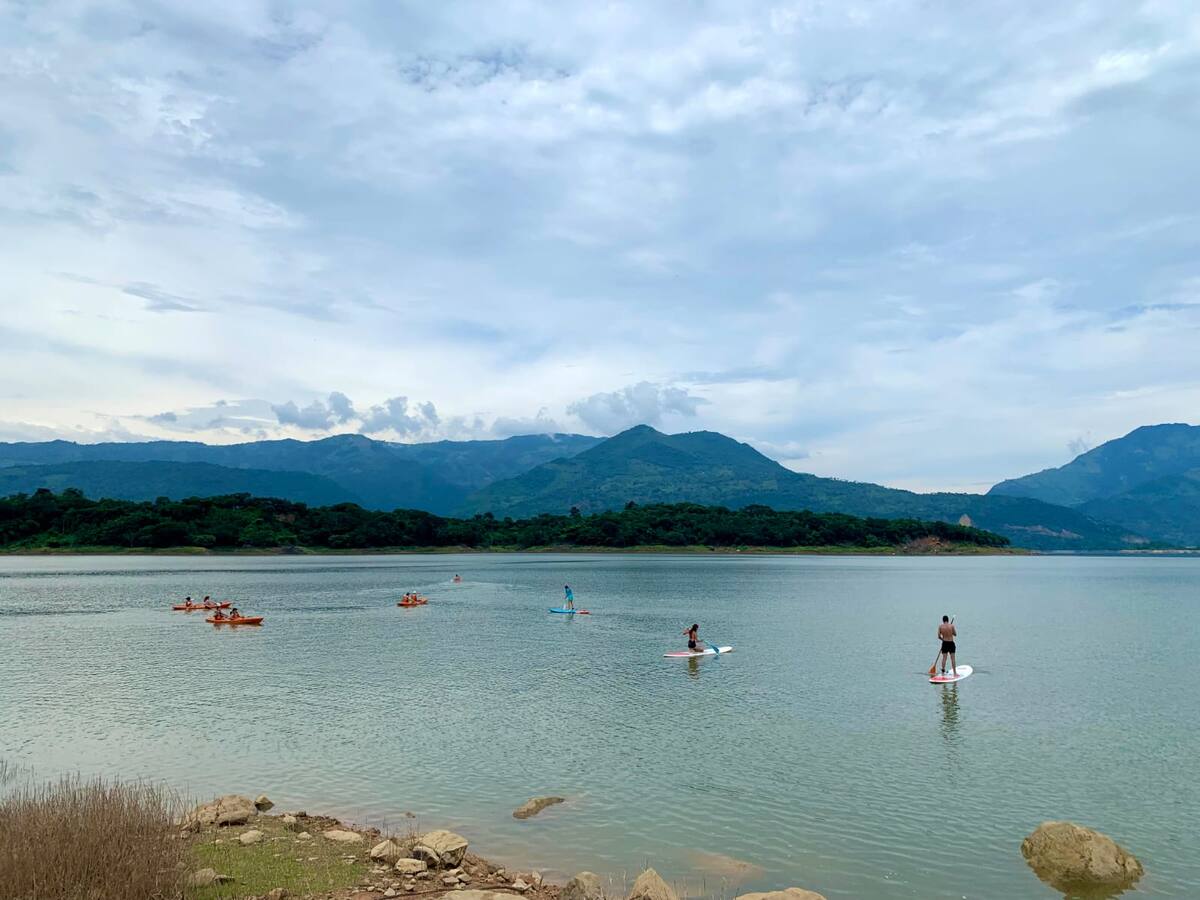 Empresas que trabajan en el embalse Topocoro presentan pérdidas tras cierre vial
