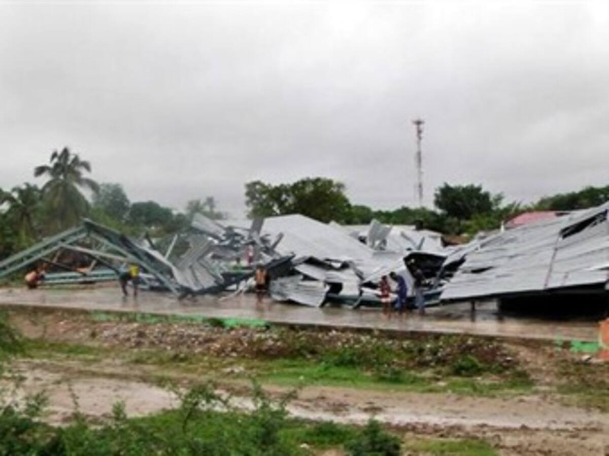 Un muerto y graves estragos dejan los vientos en Córdoba y Sucre