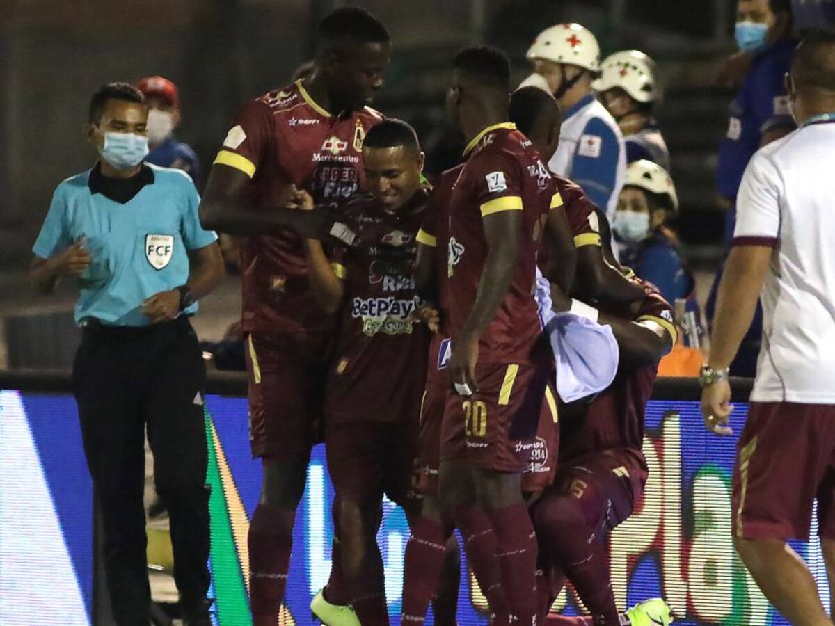 El campeón ganó el clásico del 'Tolima grande' con doblete de Mosquera