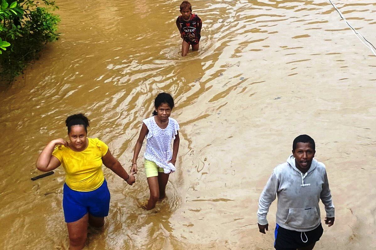 Gobernación activa protocolos para atender emergencia por lluvias en Montecristo