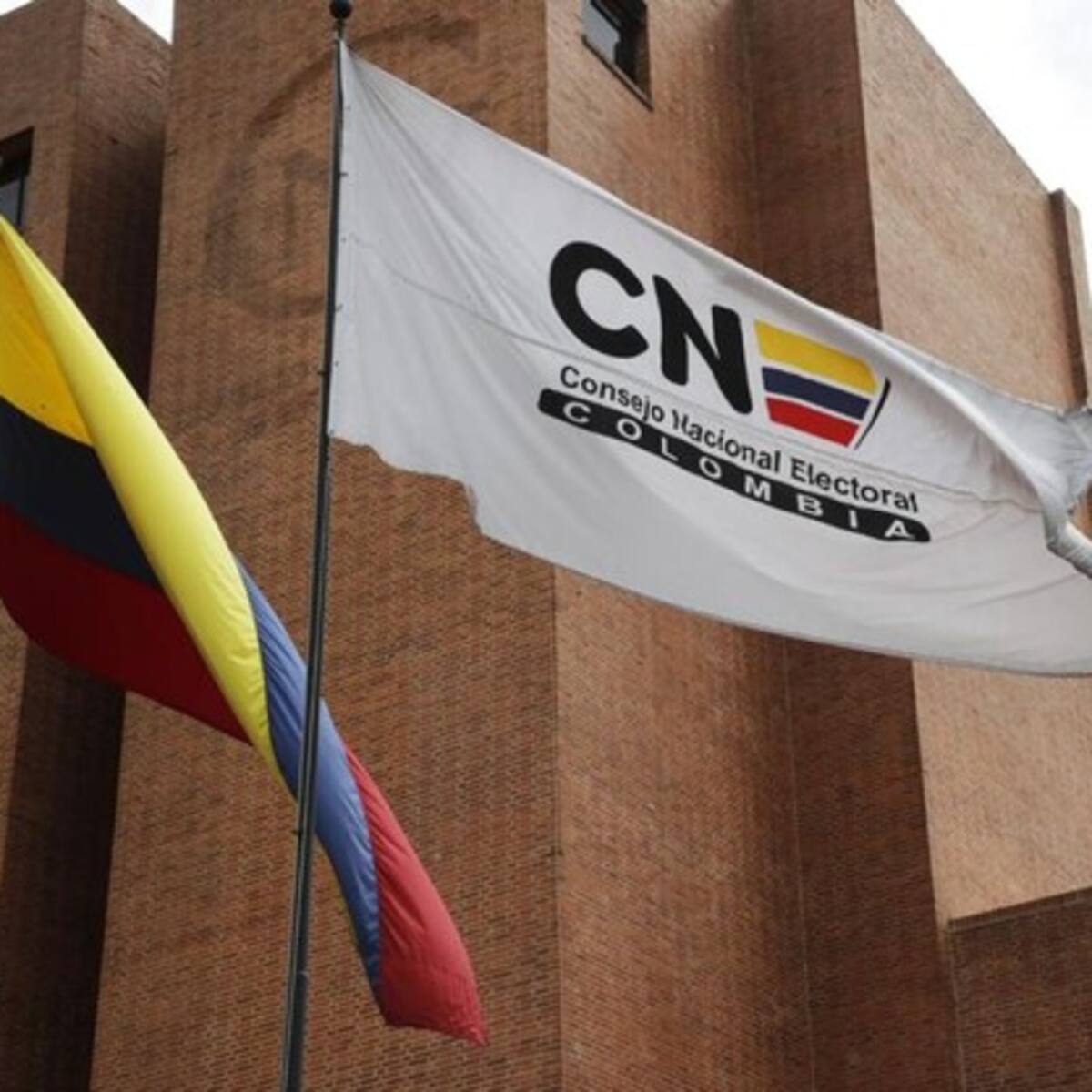 Presidente del CNE respondió por supuestos sobrecostos en contrato de aplicativo de testigos