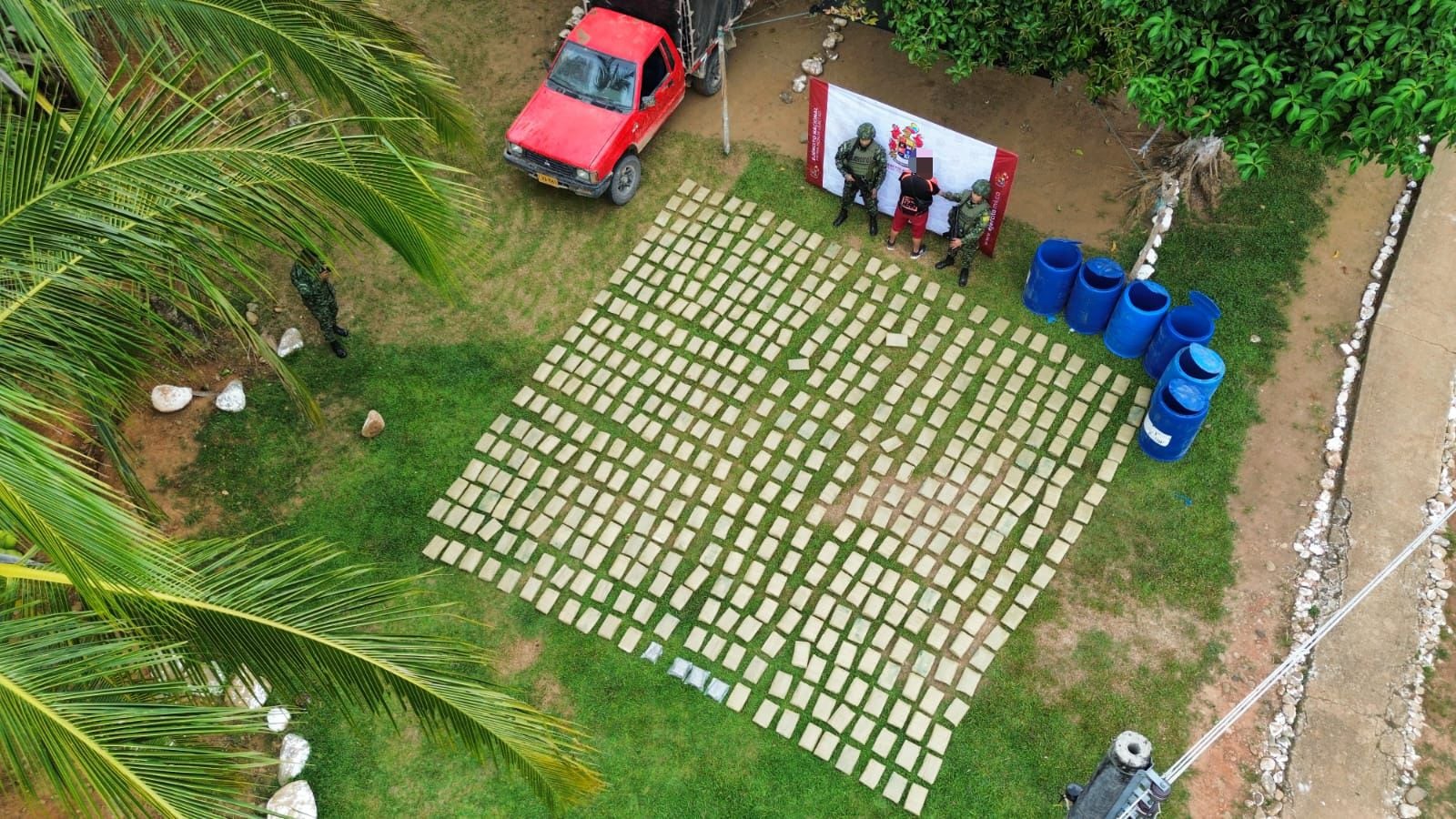 En el operativo se logró la incautación de gran parte de material e insumos utilizados para la producción de estupefacientes. 
(Foto: cortesía) 