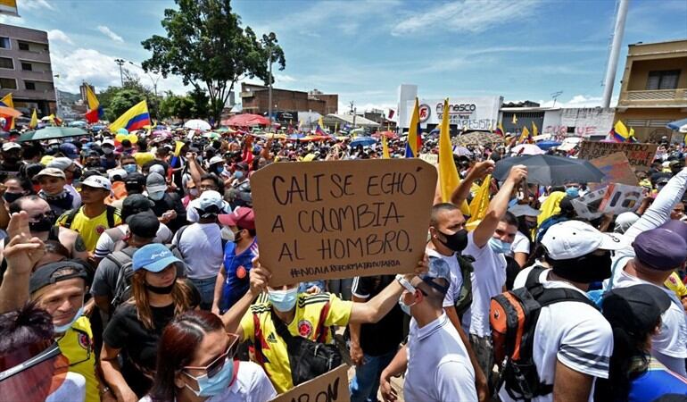 ¿Cómo podemos exaltar a la ciudad de Cali? #CaliEsColombiaPor. Foto: Getty Images / LUIS ROBAYO