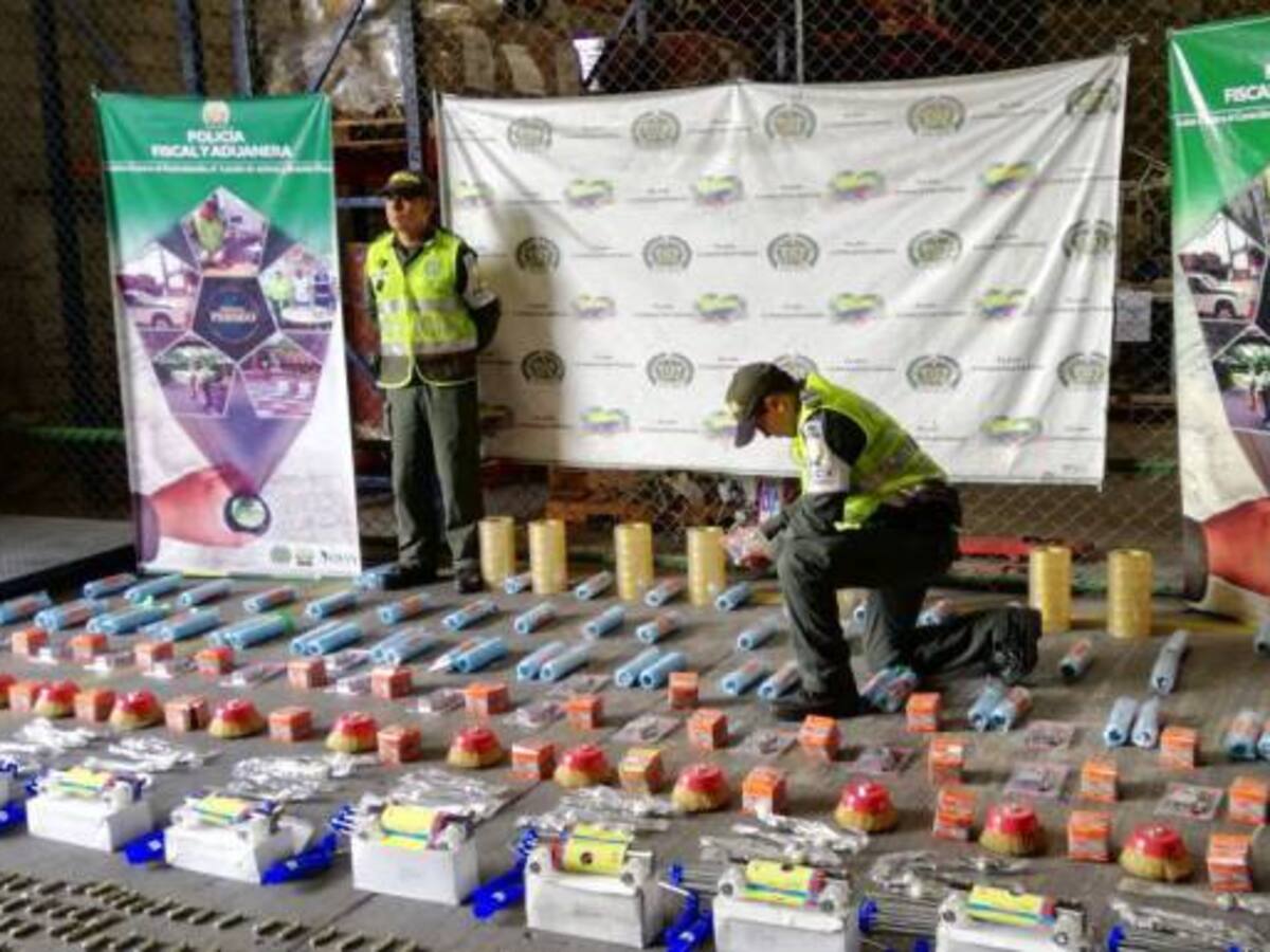 Policía de Aduanas incauta cerca a Cartagena 2.400 materiales de ferreteria