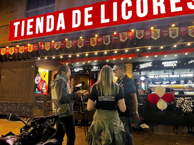 Controles en establecimientos de licor en Medellín. Foto: Alcaldía.