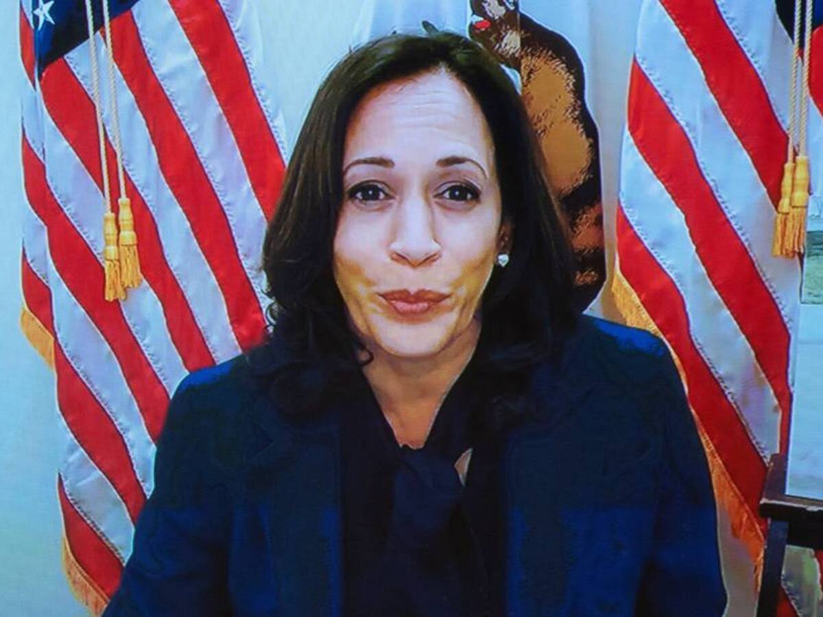 Kamala Harris pausa su campaña debido a contagios de covid en su entorno