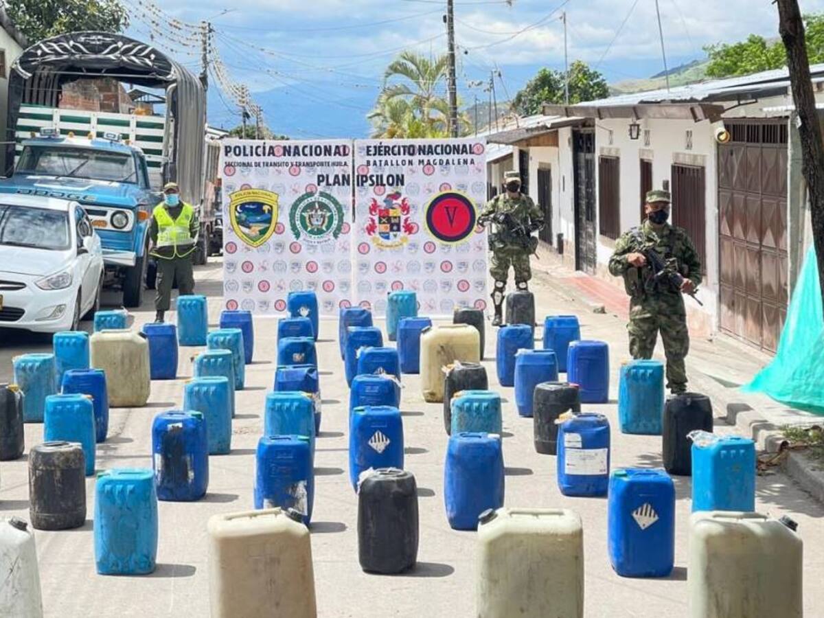 Hallan caleta de químicos ilegales en el Huila
