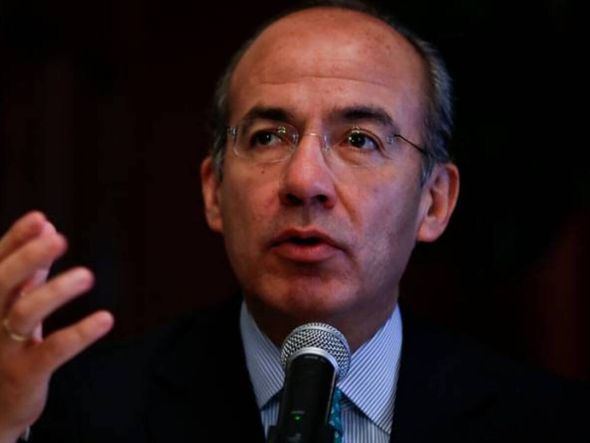 Son urgente equipos de rescate para encontrar con vida personas atrapadas en México: Felipe Calderón