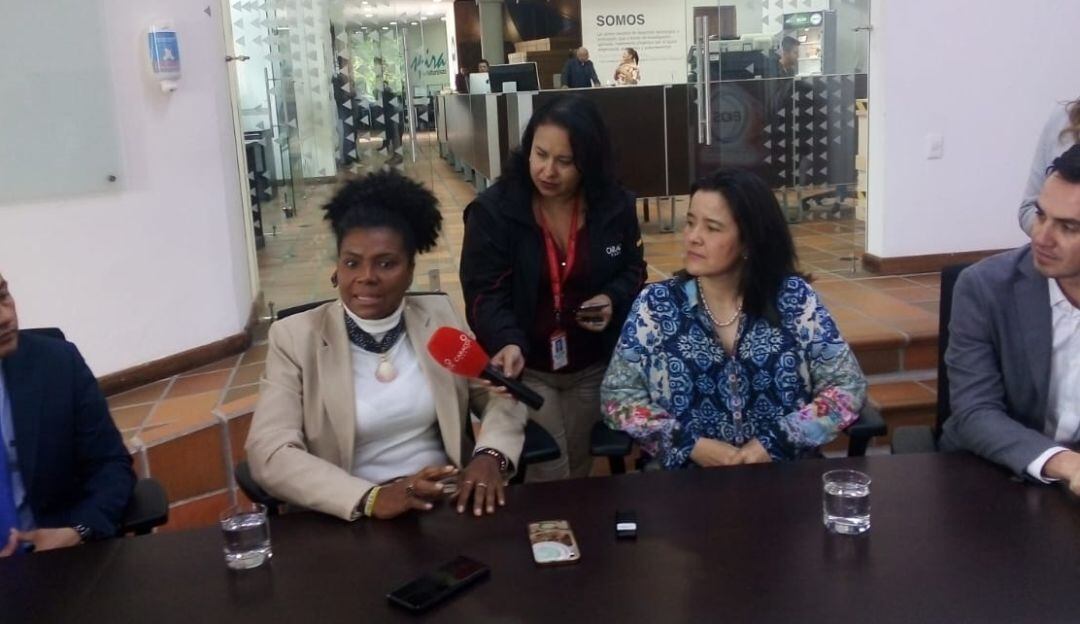 Ministra CyT - Ministra TIC