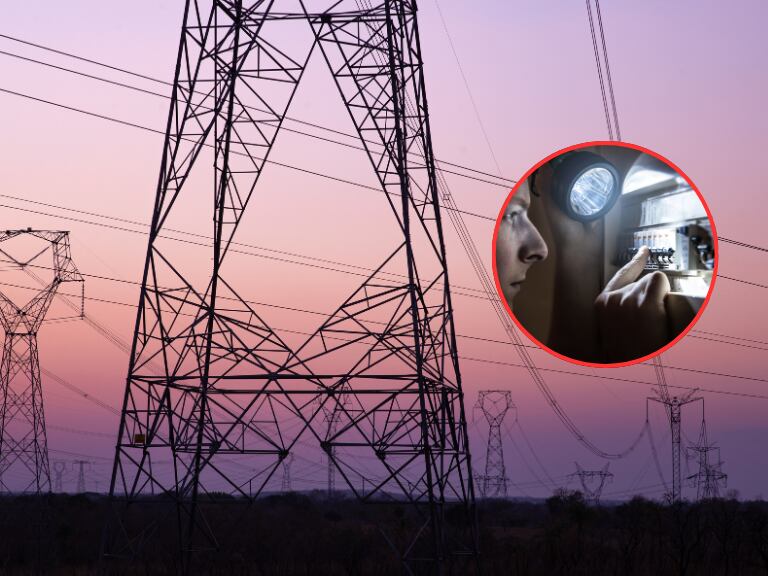 Torres de transmisión de energía y al lado una una persona revisando el tablero eléctrico de su casa con una linterna (Fotos vía Getty Images)