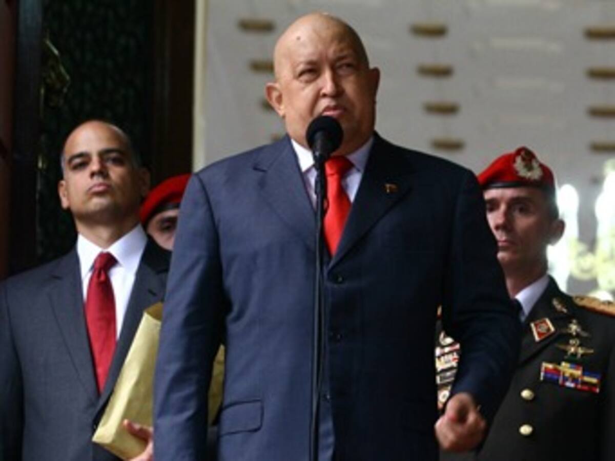 A Chávez le quedan dos años de vida, considera su exmedico