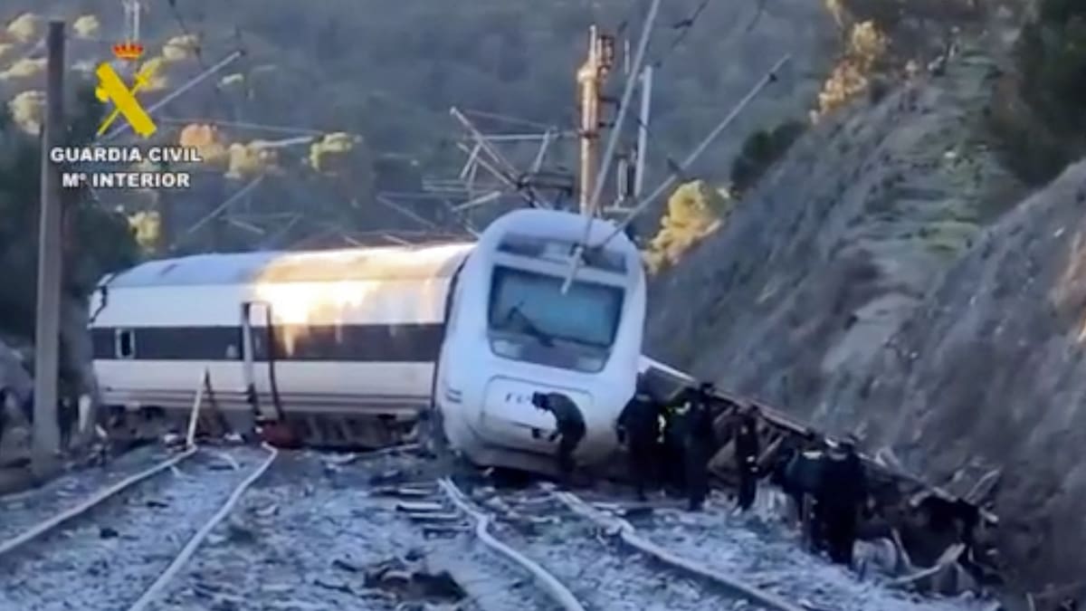 Accidente de trenes en España: problema de soldadura habría causado siniestro que ya deja 40 muertos