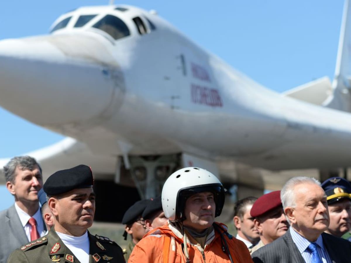 Los bombarderos rusos son aviones de museo: embajador de EE.UU en Colombia