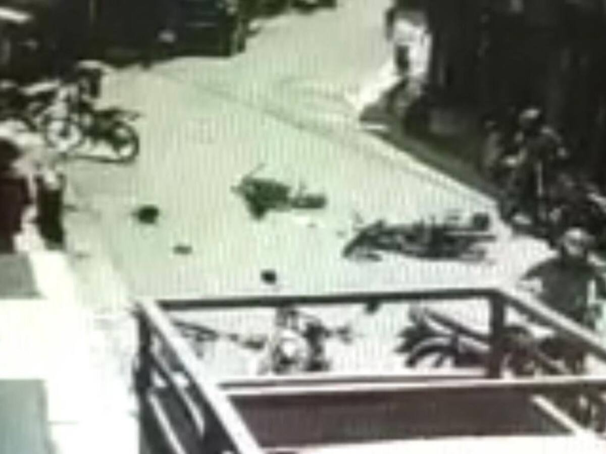 Peatón se salvó de morir en Marquetalia, tras accidente con un motociclista