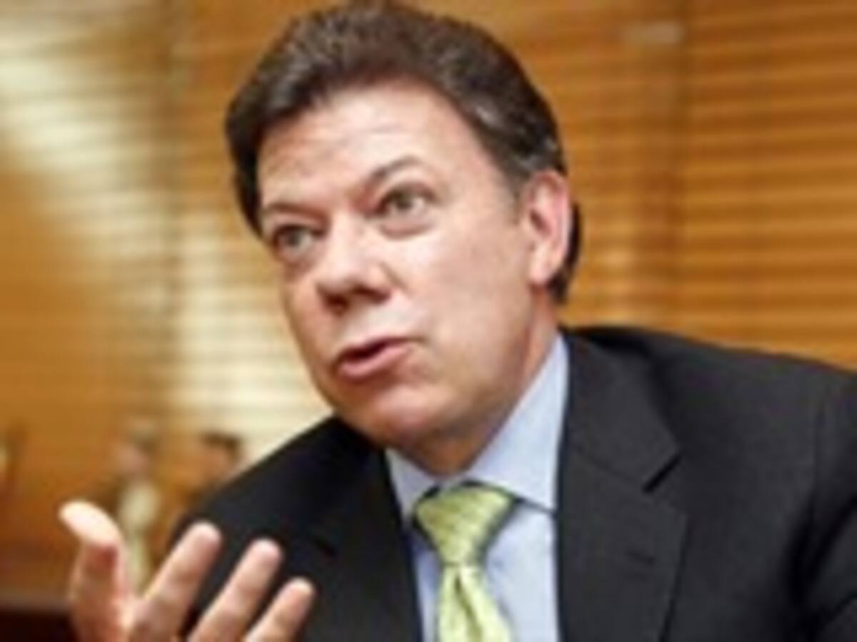 'Más claro no canta un gallo', dijo el ex mindefensa Juan Manuel Santos sobre el video donde alias 'Mono Jojoy' reconoce financiación a campaña del presidente Rafael Correa
