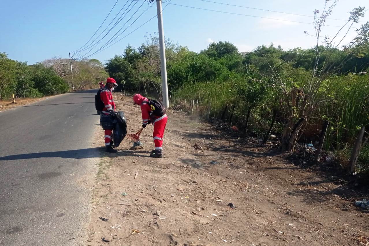 Veolia realizó jornada de limpieza desde el Km 3 de Mamonal hasta Santa Ana