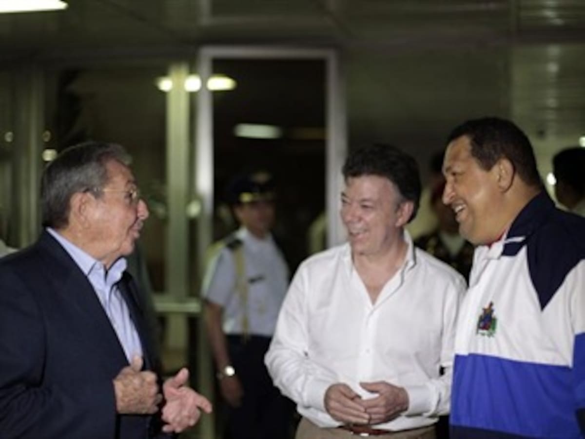 Presidente Chávez llamará a Rafael Correa para que asista a la Cumbre de las Américas: Canciller