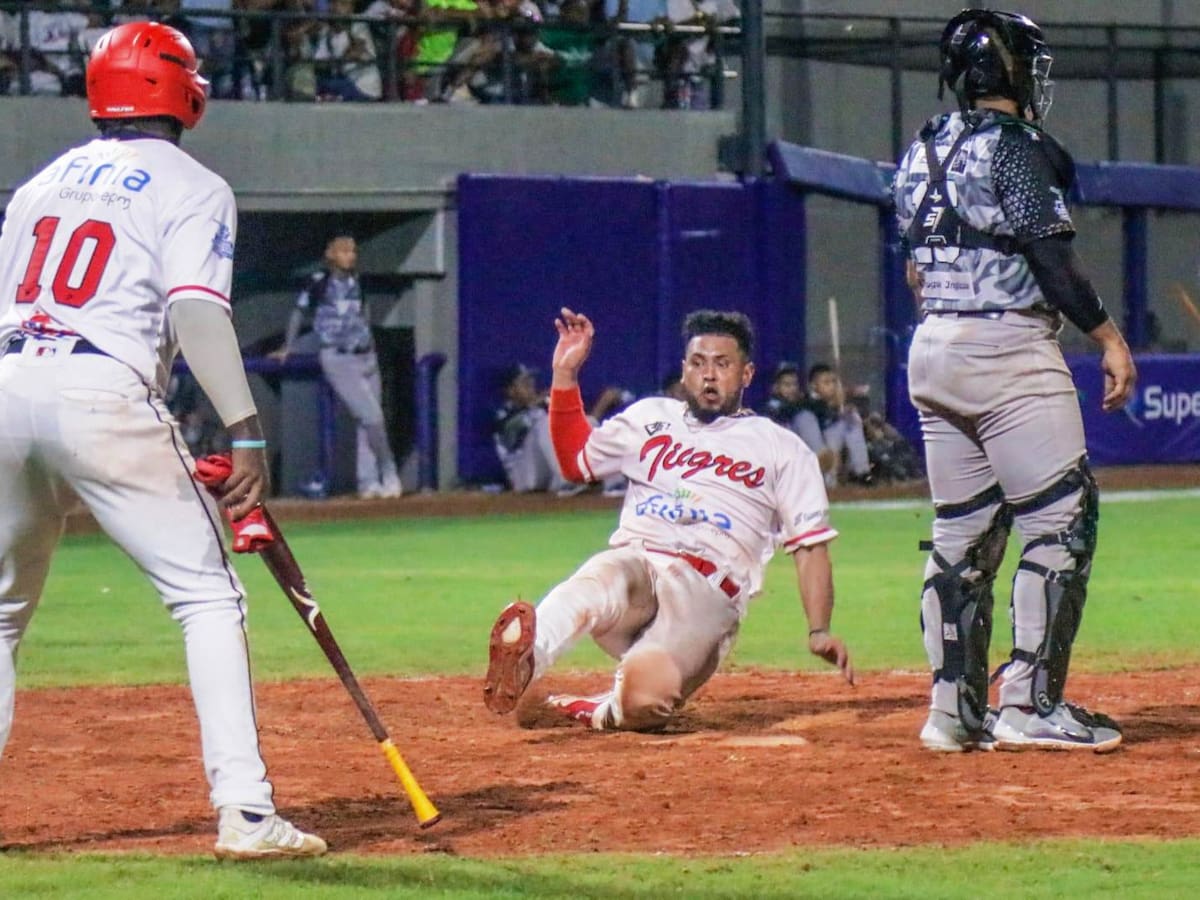 Caimanes de Barranquilla se mantiene en el primer lugar del béisbol profesional