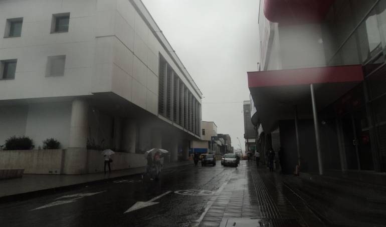 Desde las 5:20AM hasta las 9:00AM Toda la información local en Caracol Radio