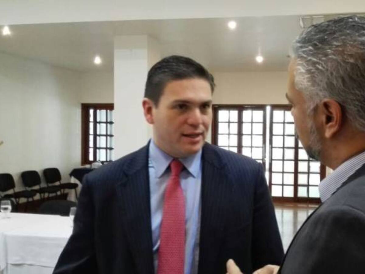 Las Farc debe aclarar si sus disidencias están aliadas con el ELN: Pinzón