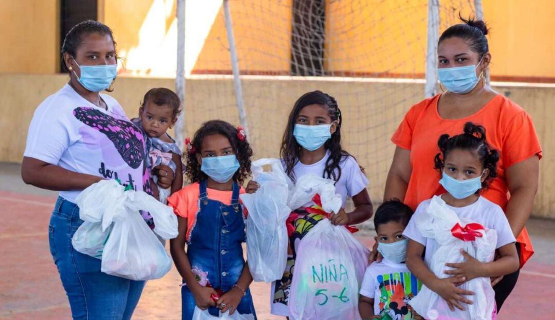 interna ‘Entrega un regalo, alegra un corazón y recibe una sonrisa’