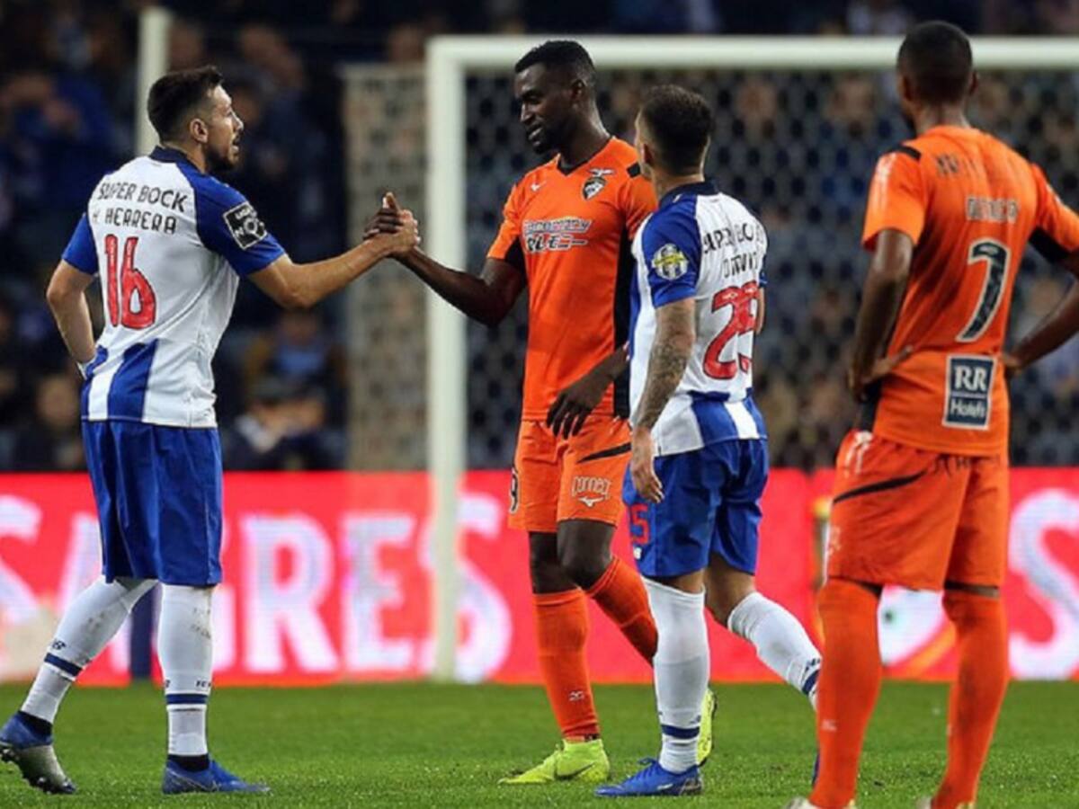 Emocionante: la ovación del estadio do Dragão a Jackson Martínez