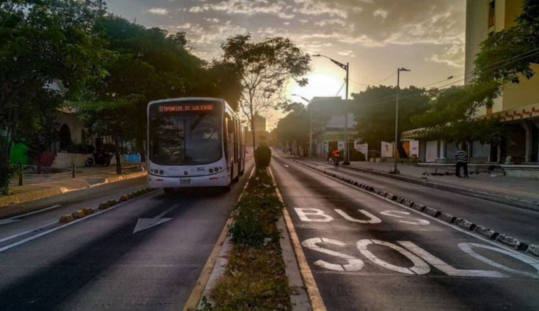 Cuatro días completa la parálisis del Transmetro en Barranquilla sumido en una crisis financiera.