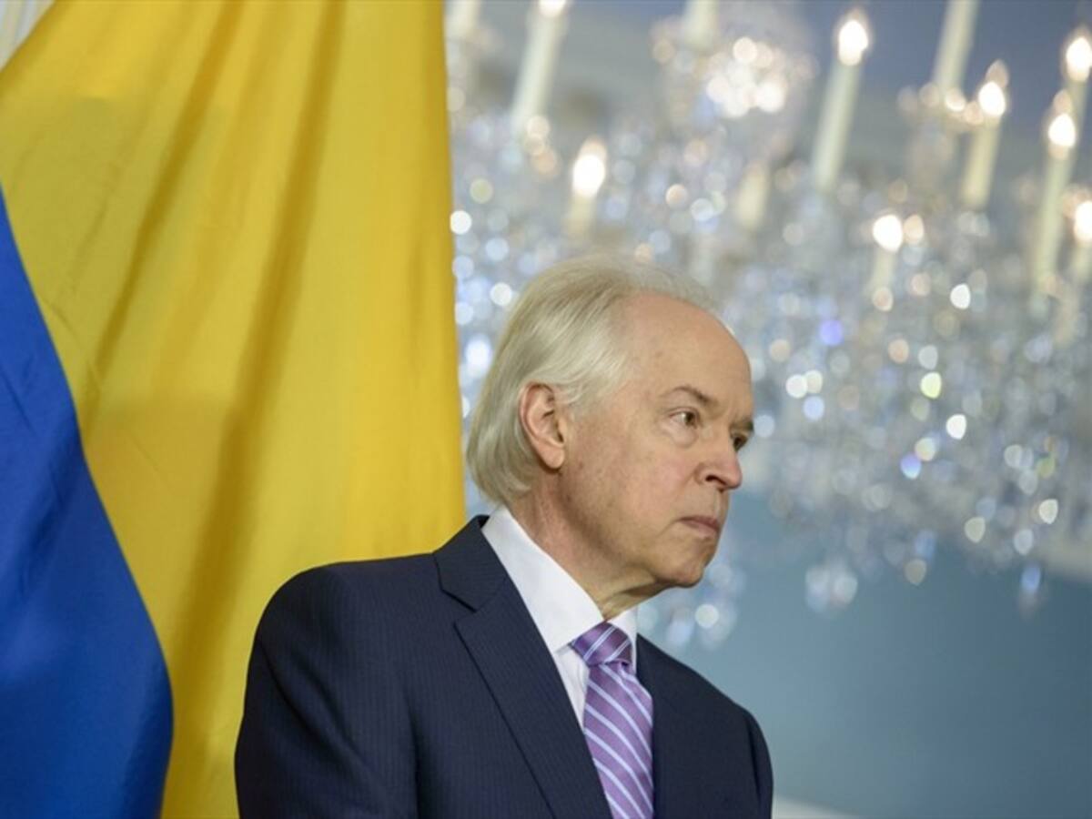 Cualquier protocolo con el Eln dejó de existir tras atentado terrorista: Bernard Aronson