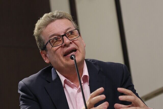 Representante Alirio Uribe. Foto: (Colprensa - Camila Díaz)