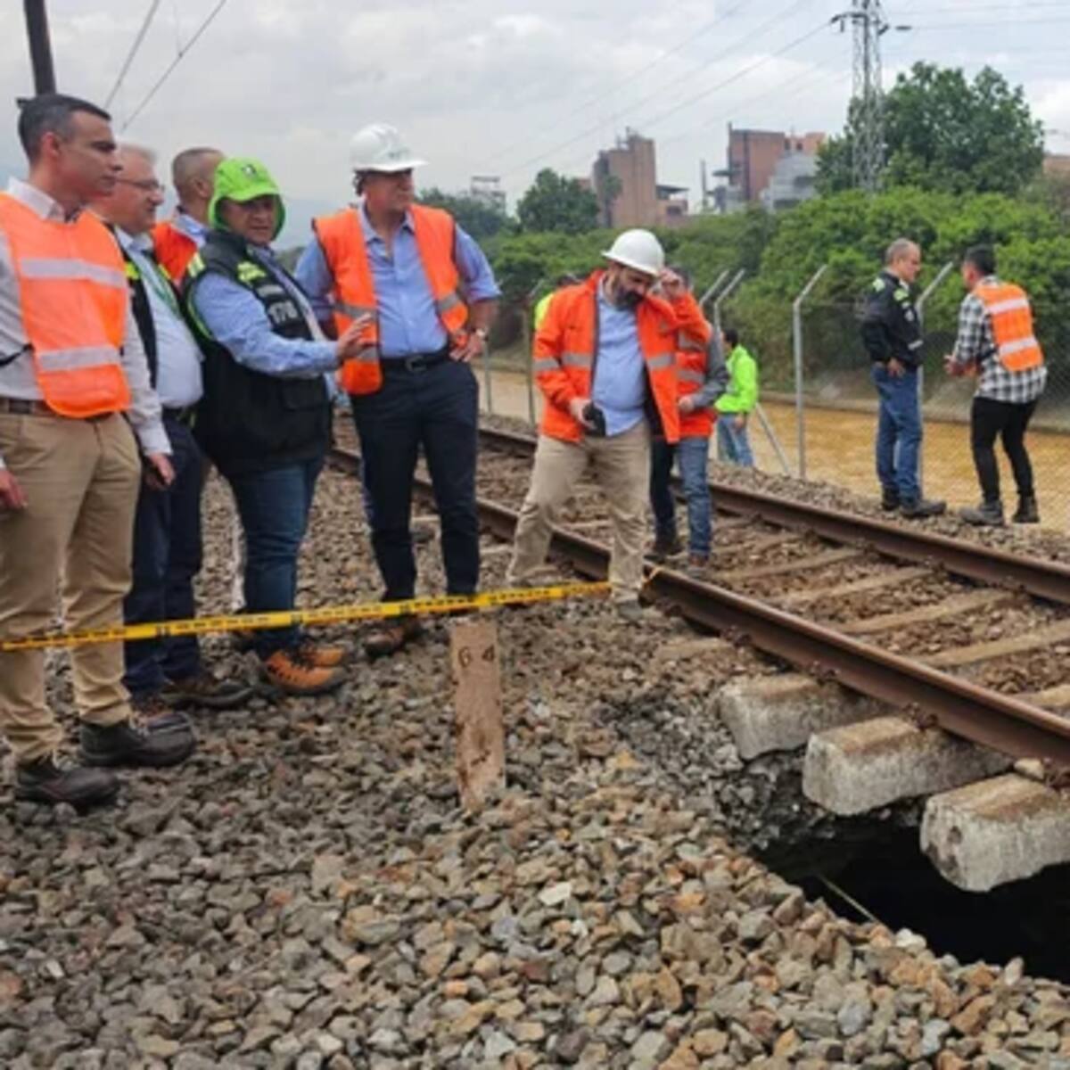 Metro de Medellín dispuso 20 toneladas de material en el río entre Poblado y Aguacatala